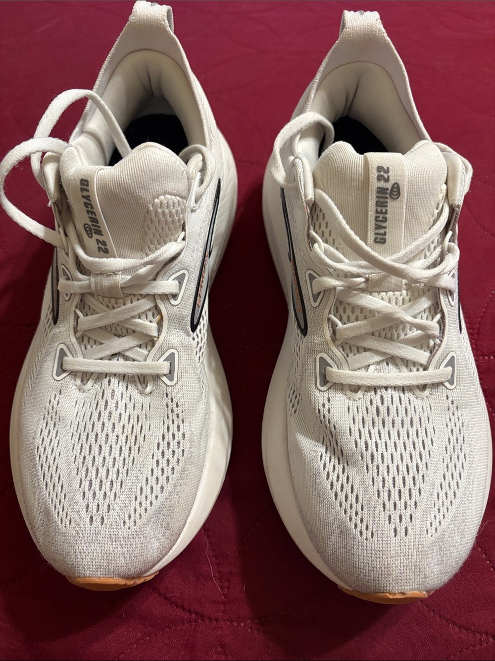 9.5 Brooks White Women’s Running Shoes